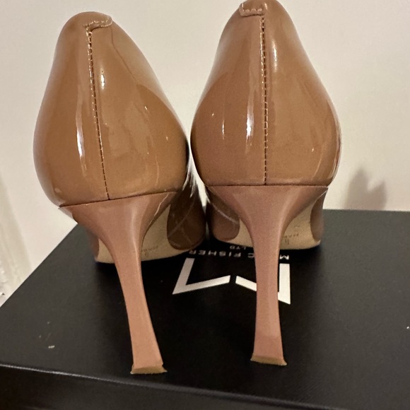 Beautiful Marc fisher heels! - Picture 7 of 7